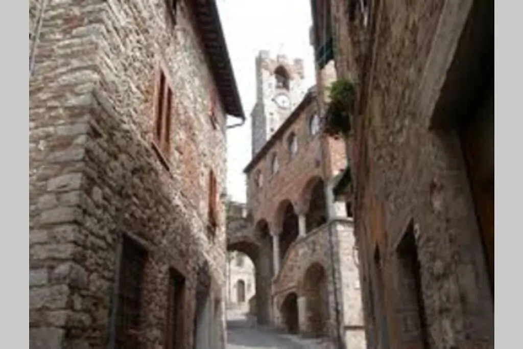 Cozy Tuscany Apartment In Suvereto By Countryside & Sea